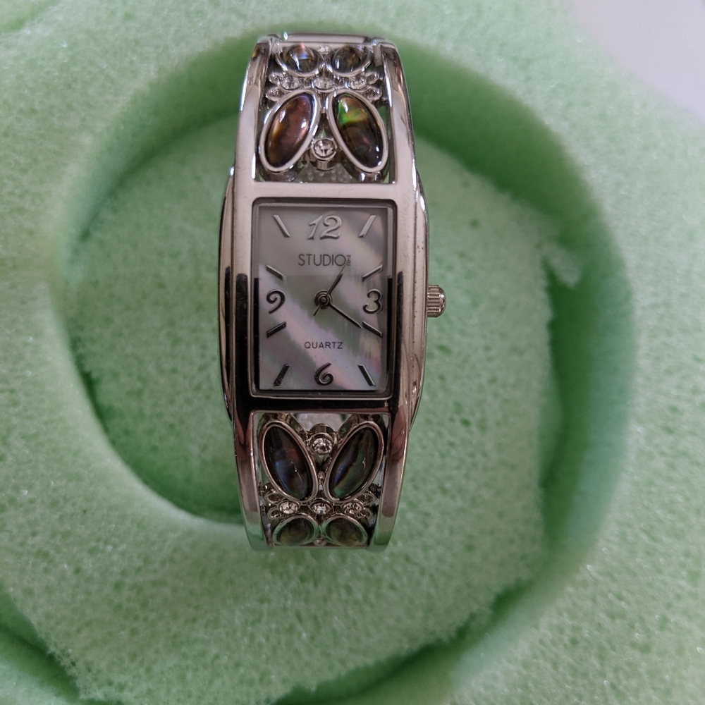 Beautiful Watch - Picture 9 of 9